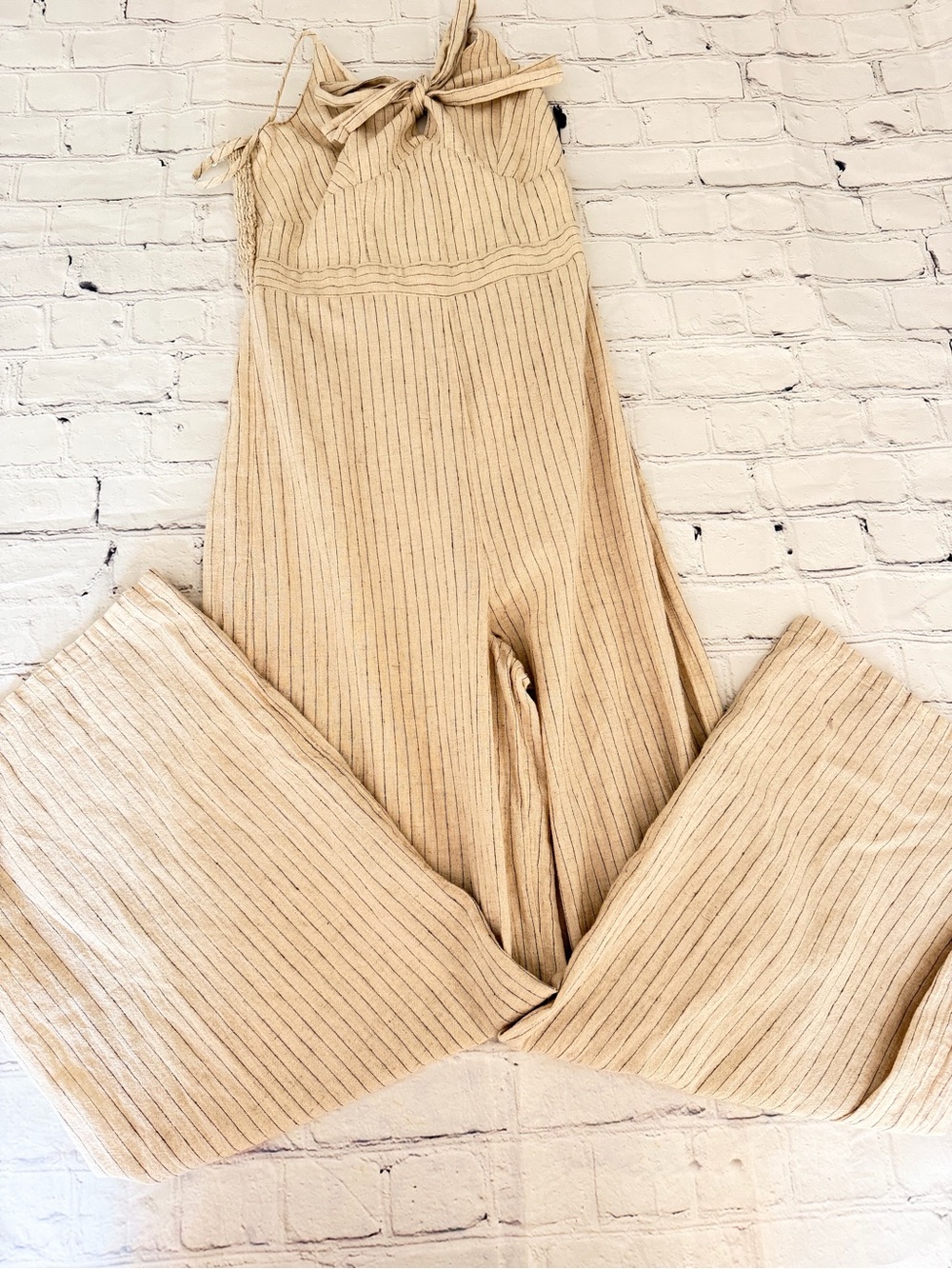 Japna Cream Tie-Front Wide-Leg Jumpsuit S 52% cotton linen. - Picture 11 of 14